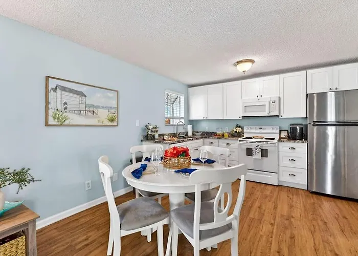 Sunny Isles Cottage  Clearwater Beach