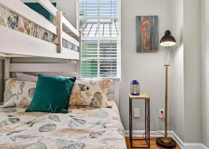 Sunny Isles Cottage 